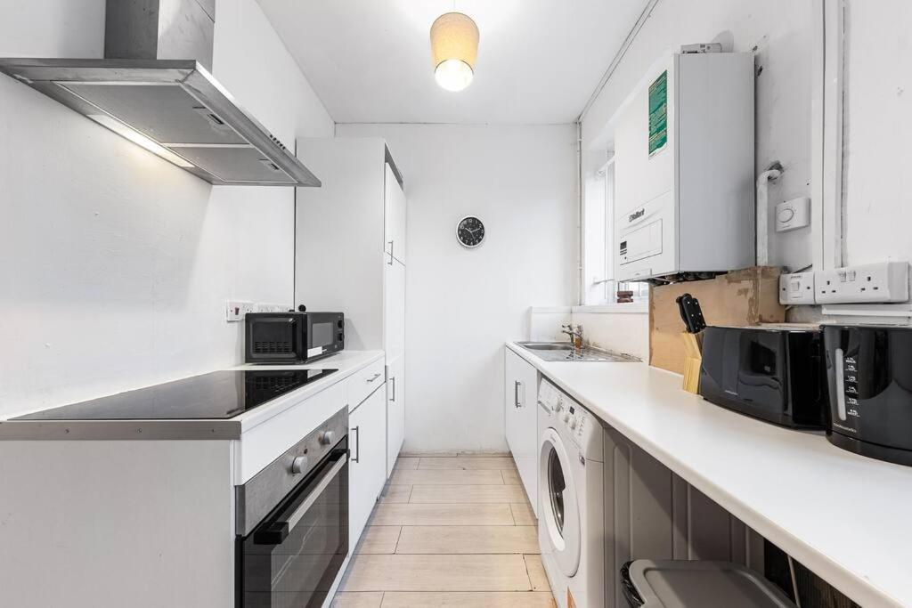 לונדון Holiday Home Near Kings Cross Sleep 12 Sp7 מראה חיצוני תמונה