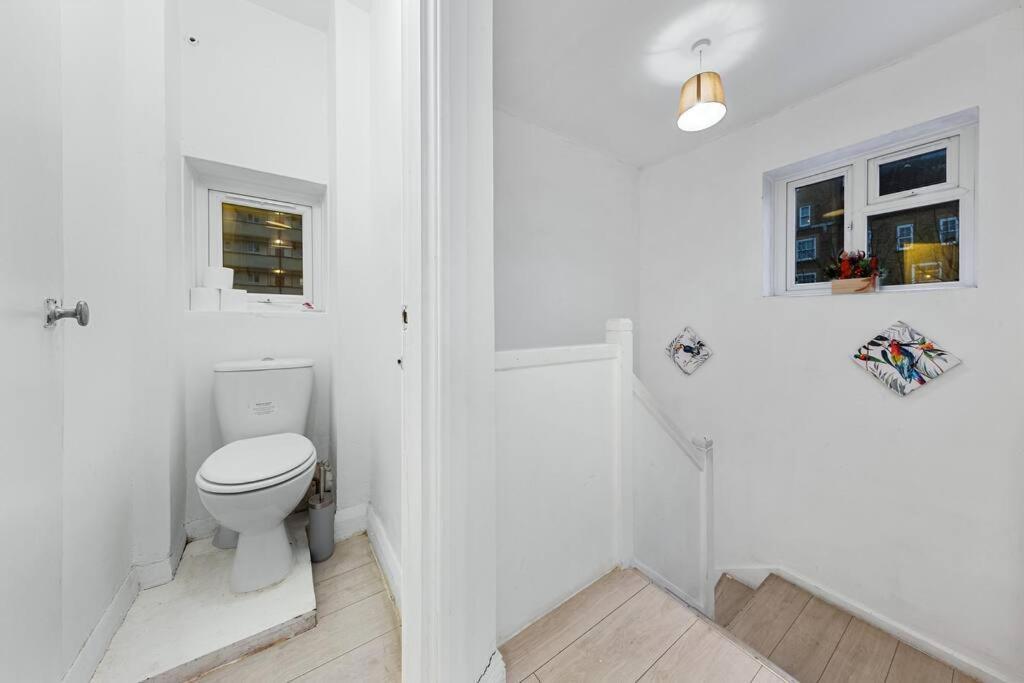 לונדון Holiday Home Near Kings Cross Sleep 12 Sp7 מראה חיצוני תמונה
