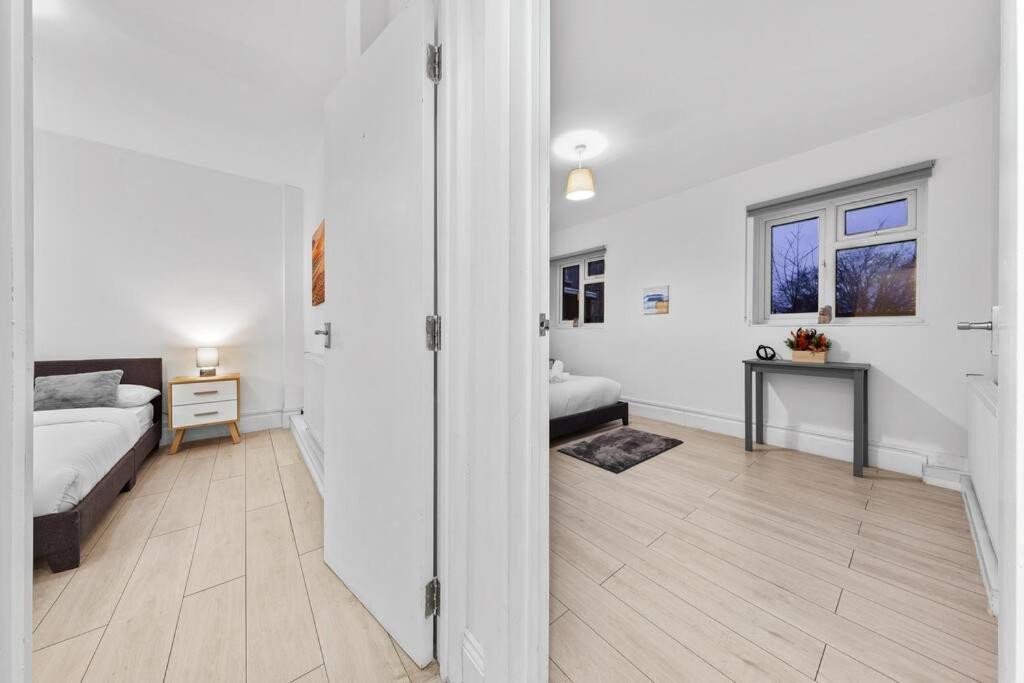 לונדון Holiday Home Near Kings Cross Sleep 12 Sp7 מראה חיצוני תמונה
