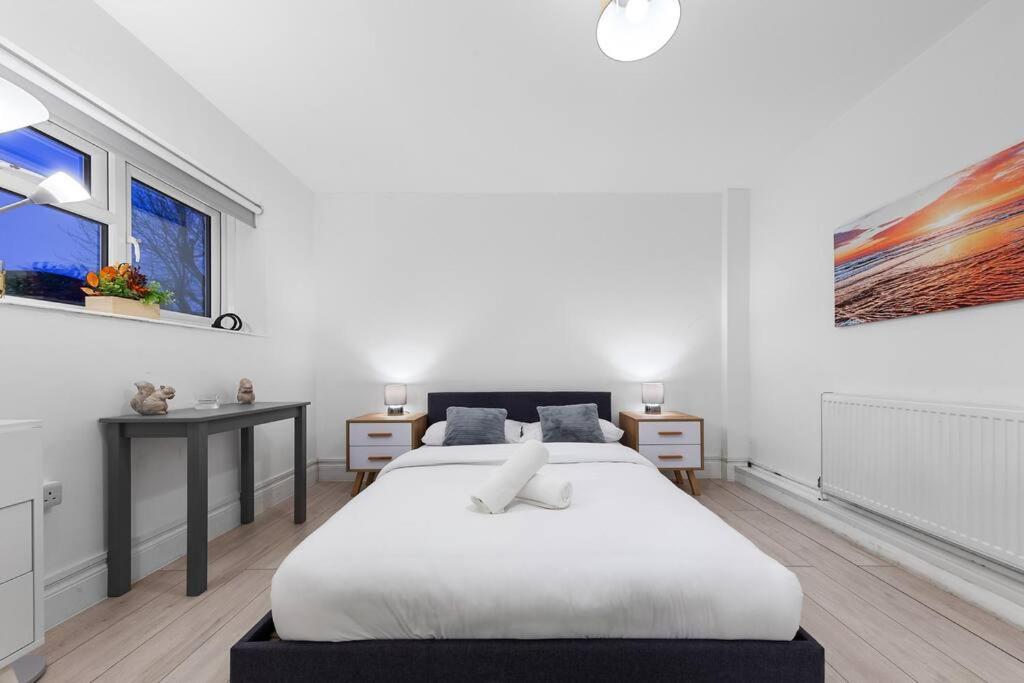 לונדון Holiday Home Near Kings Cross Sleep 12 Sp7 מראה חיצוני תמונה