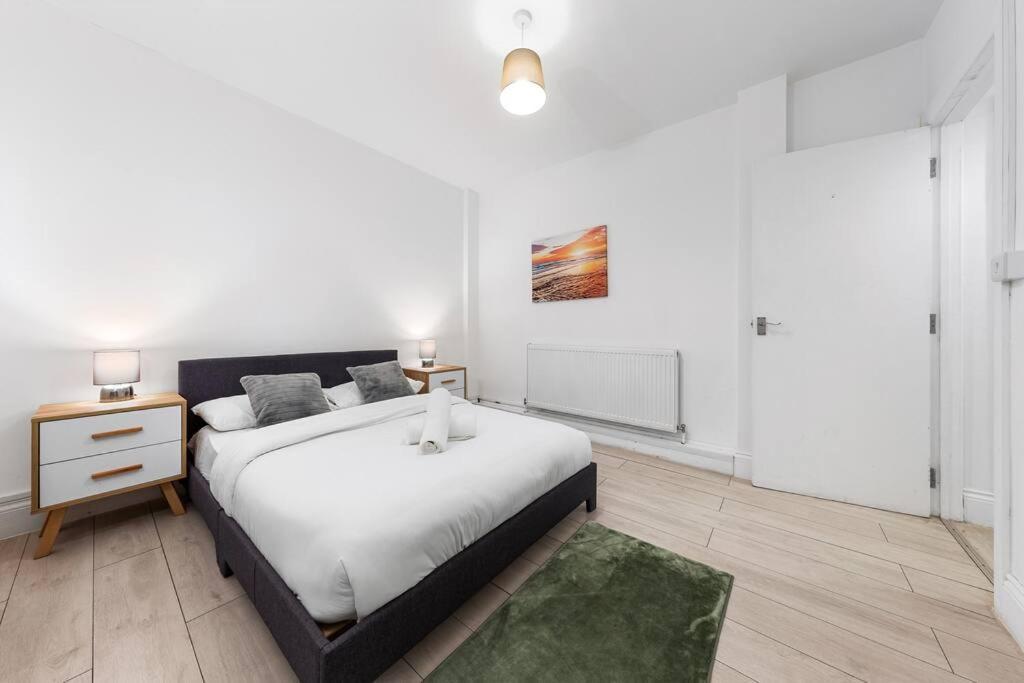 לונדון Holiday Home Near Kings Cross Sleep 12 Sp7 מראה חיצוני תמונה
