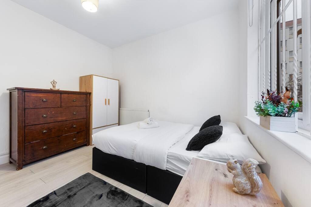 לונדון Holiday Home Near Kings Cross Sleep 12 Sp7 מראה חיצוני תמונה