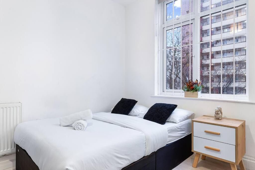 לונדון Holiday Home Near Kings Cross Sleep 12 Sp7 מראה חיצוני תמונה