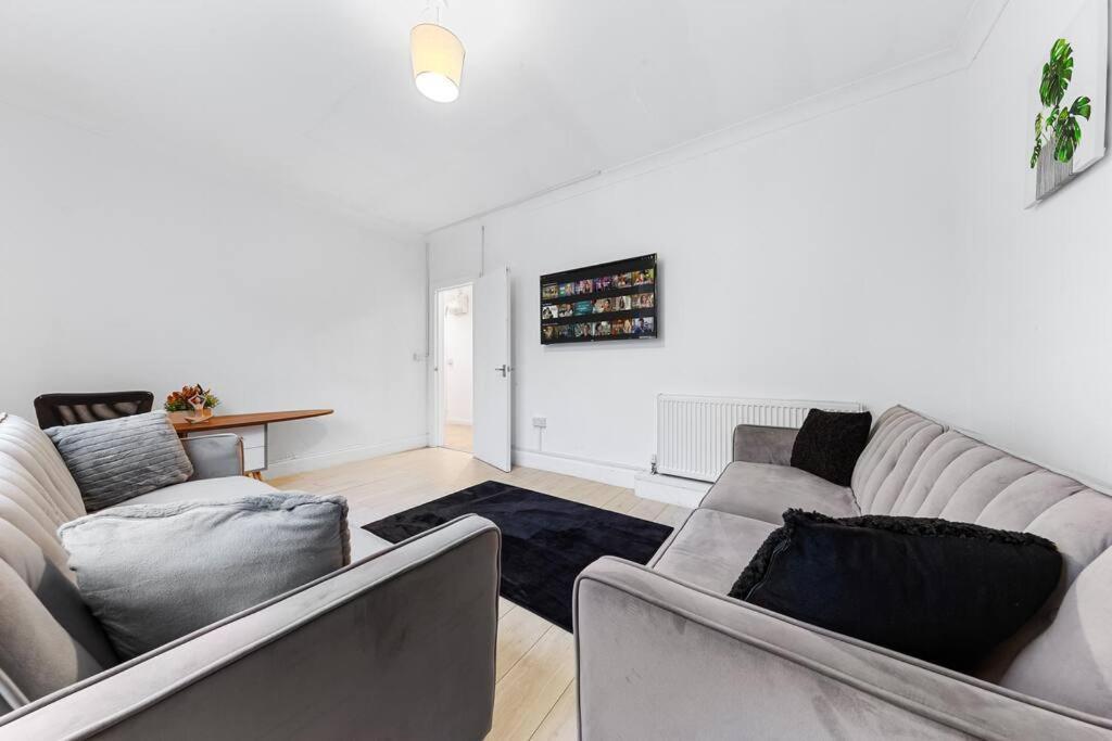 לונדון Holiday Home Near Kings Cross Sleep 12 Sp7 מראה חיצוני תמונה