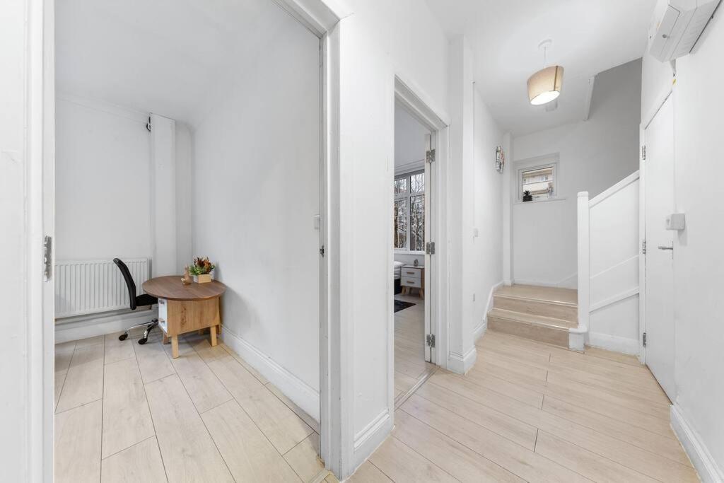 לונדון Holiday Home Near Kings Cross Sleep 12 Sp7 מראה חיצוני תמונה