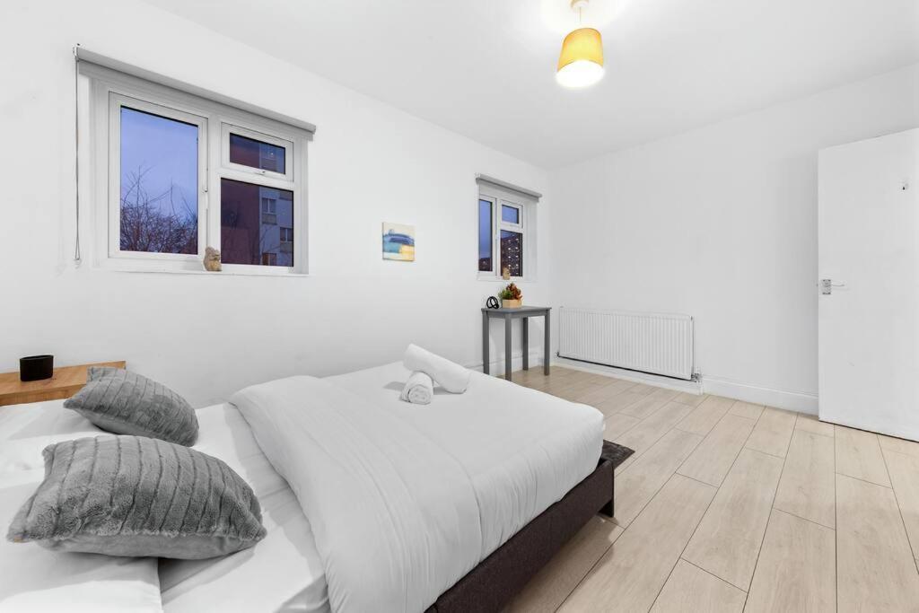 לונדון Holiday Home Near Kings Cross Sleep 12 Sp7 מראה חיצוני תמונה