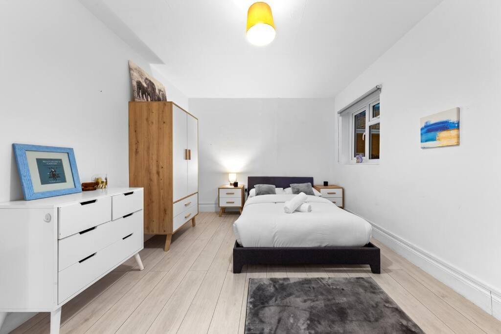 לונדון Holiday Home Near Kings Cross Sleep 12 Sp7 מראה חיצוני תמונה